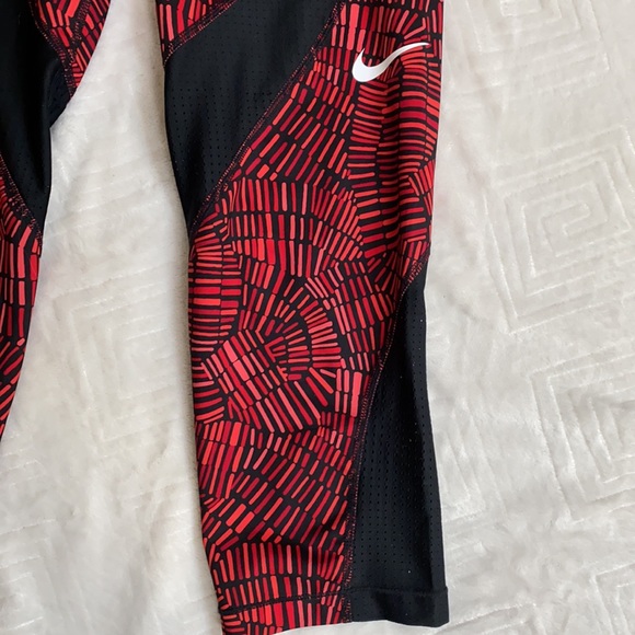 ✨Nike Dri-Fit Pro Crop Leggings✨ - Picture 3 of 8